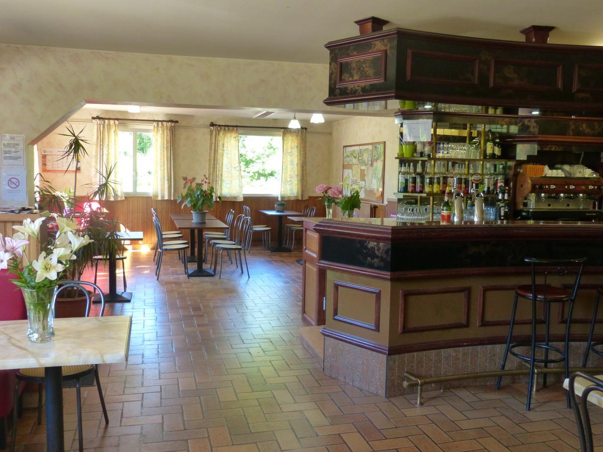 Отель Le Relais De Boralde Эспальон Экстерьер фото